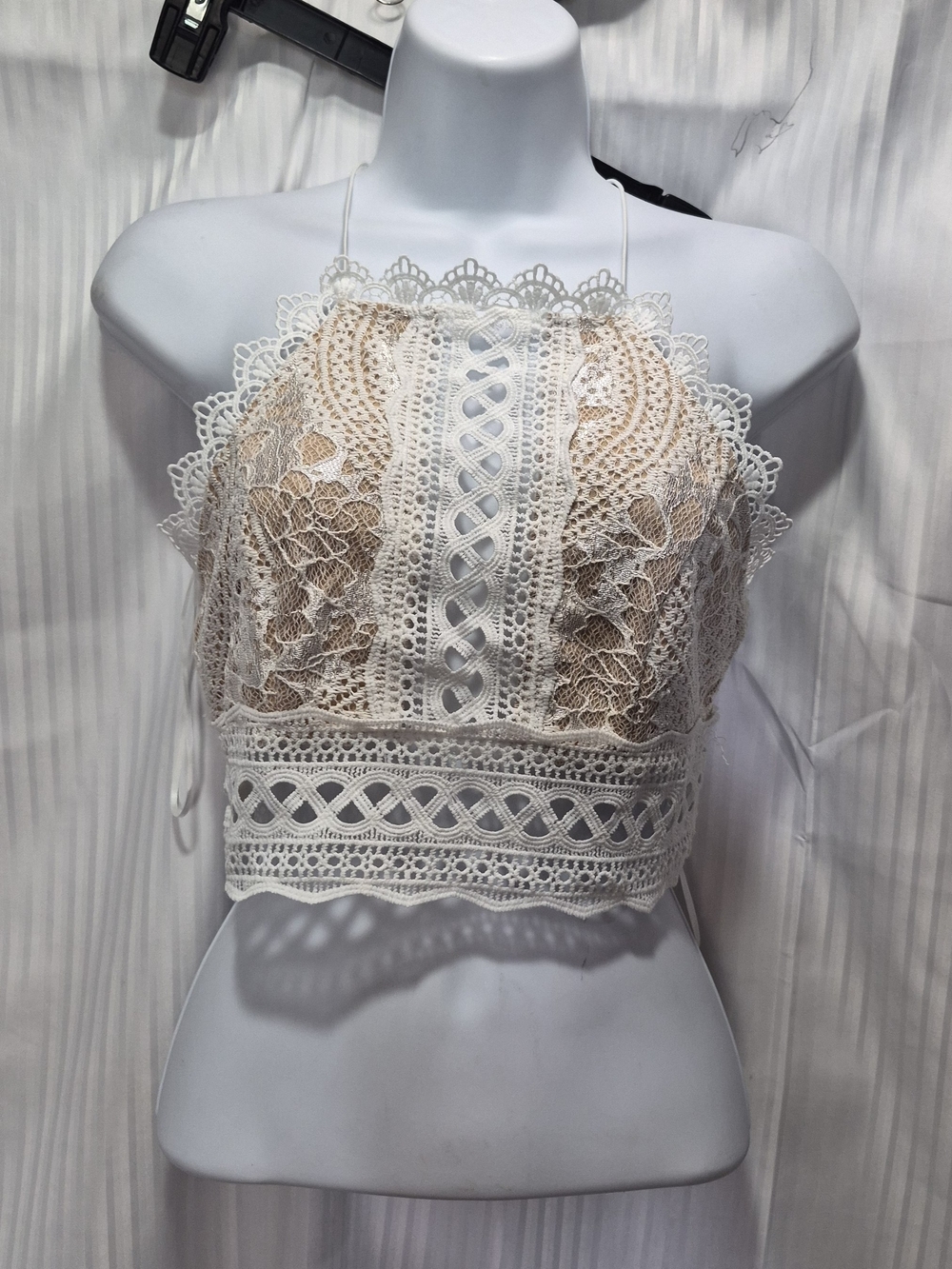 Miss Avenue Size Small Women’s Lace Crochet Halter Crop Top — White/Cream
